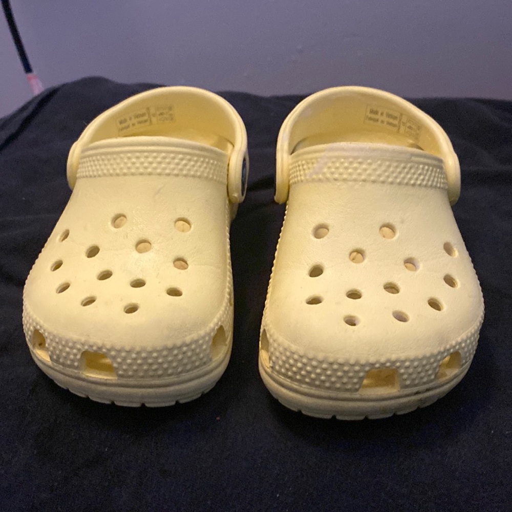 Crocs Yellow c8